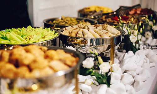 buffet-style-food